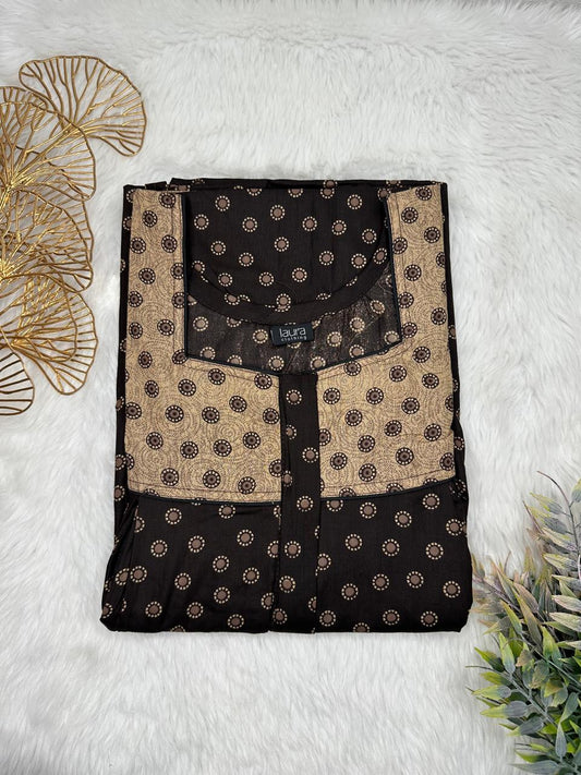 Bistre and Light Taupe Printed Square Neck Pleated Pure Cotton Feeding Nighty With Two Side Vertical Zip and Single Centre Zip Free Size Short Sleeve (Suits for bra size 34″- 40″ | 54-56 inch length)