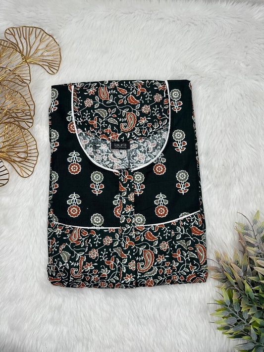 Battleship Grey and Onyx Printed Mix N Match Round Neck Pleated Cotton Nighty With Centre -8″ Zip Short Sleeve Free Size (Suits for bra size 34″- 40″ | 54-56 inch length